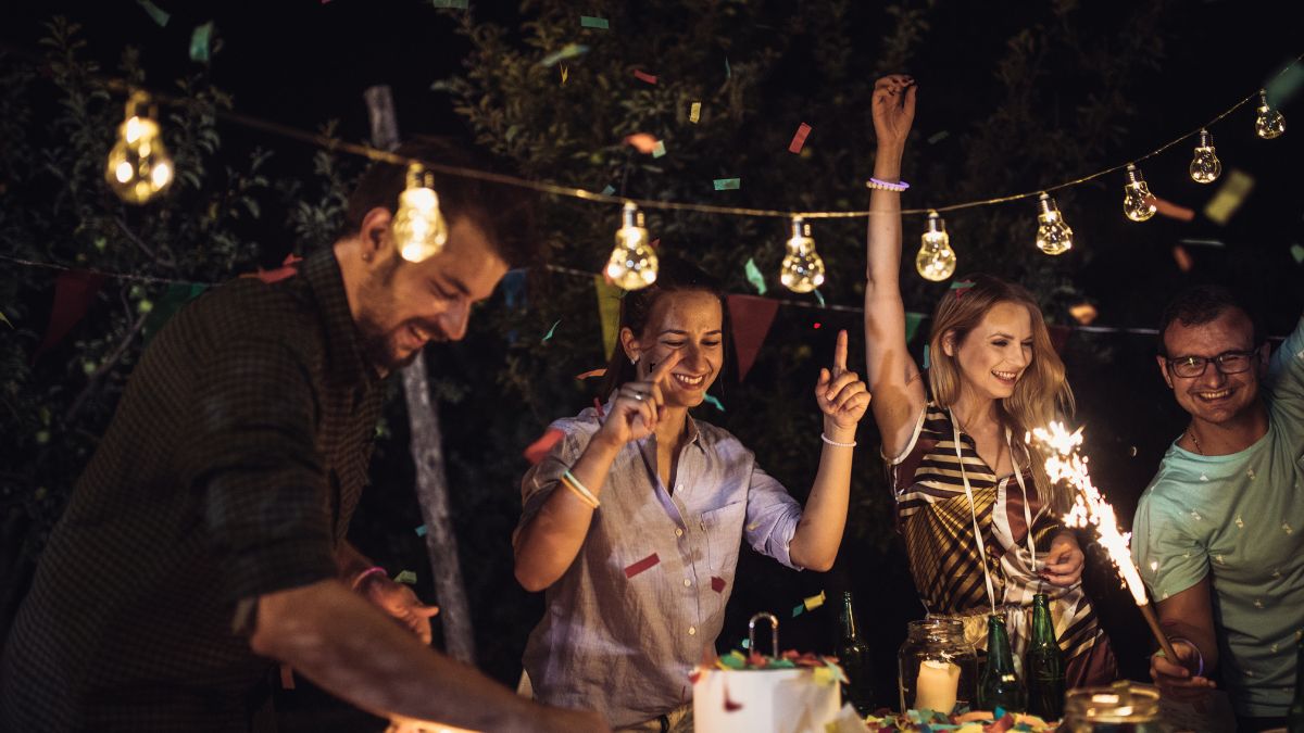 RistoPizzeria LUNA BLU Parma: Il Luogo Perfetto per Cene Compleanni e Momenti Conviviali | Forno a Legna Musica Parcheggio Wifi Cucina Casalinga e per Bambini Dehors